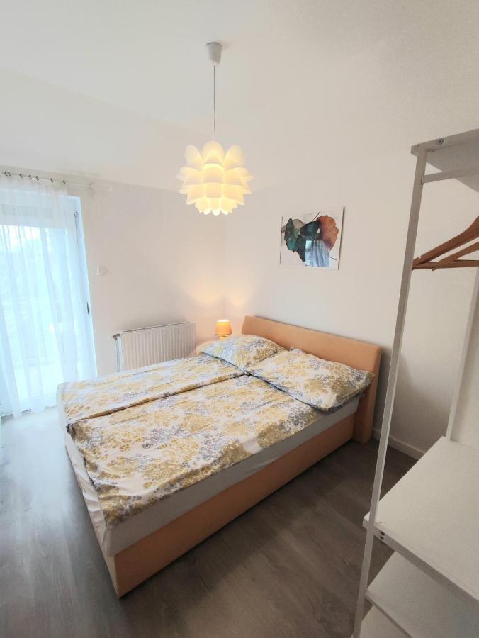 Arnyas Apartmanhaz Appartement Balatonlelle Buitenkant foto