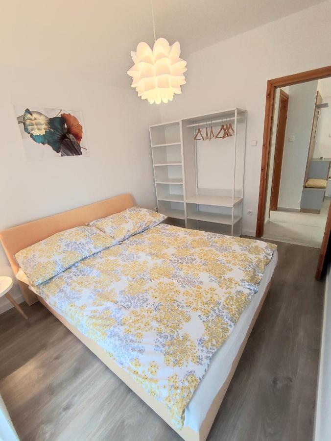 Arnyas Apartmanhaz Appartement Balatonlelle Buitenkant foto